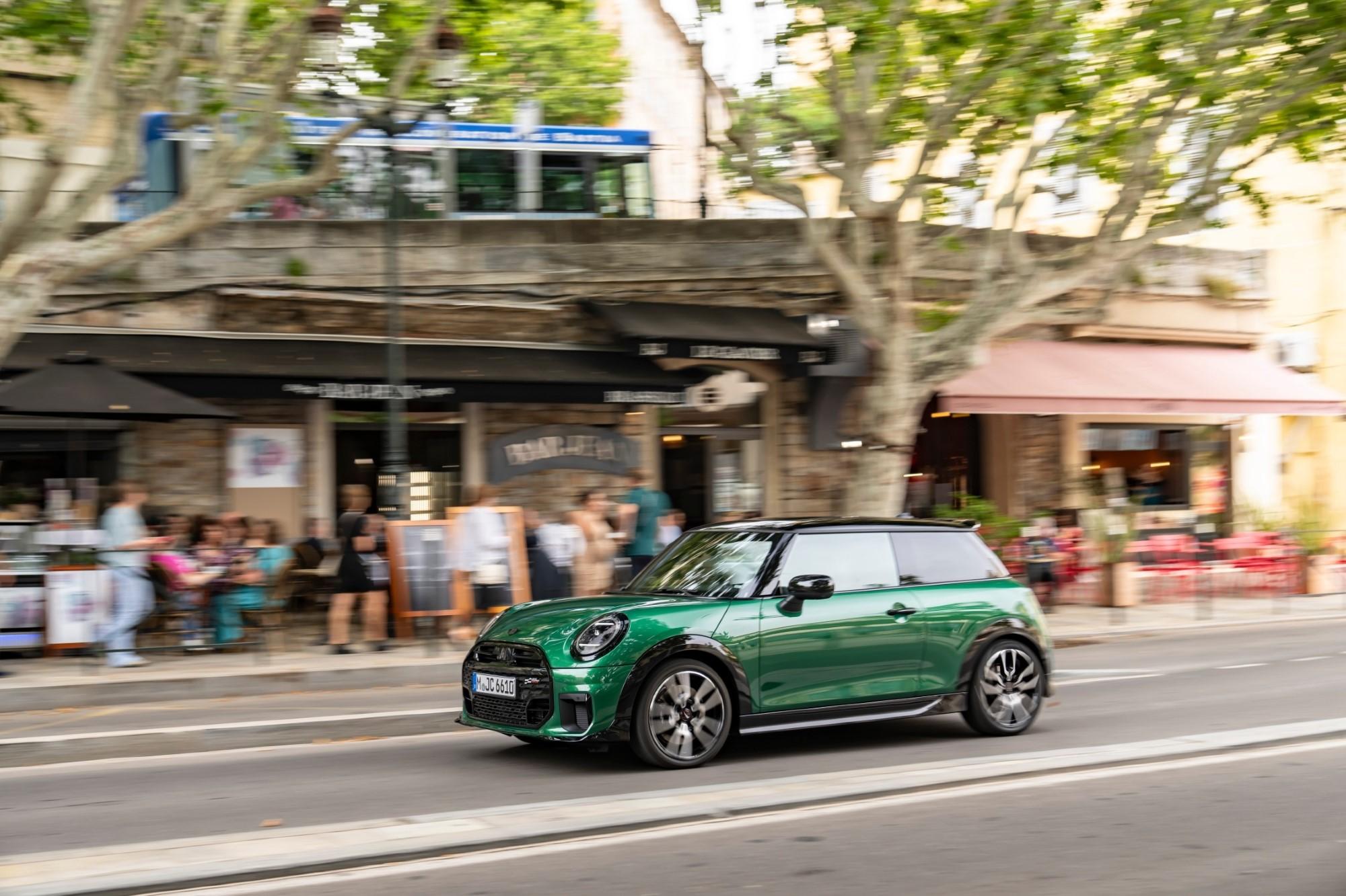 Το νέο MINI Cooper S σε έκδοση JCW